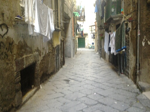 Italie - Napoli rue grise